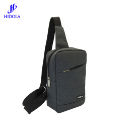 tui-deo-cheo-truoc-nguc