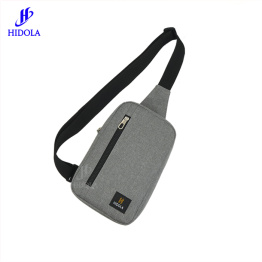 tui-deo-cheo-phia-truoc