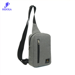 tui-deo-cheo-phia-truoc